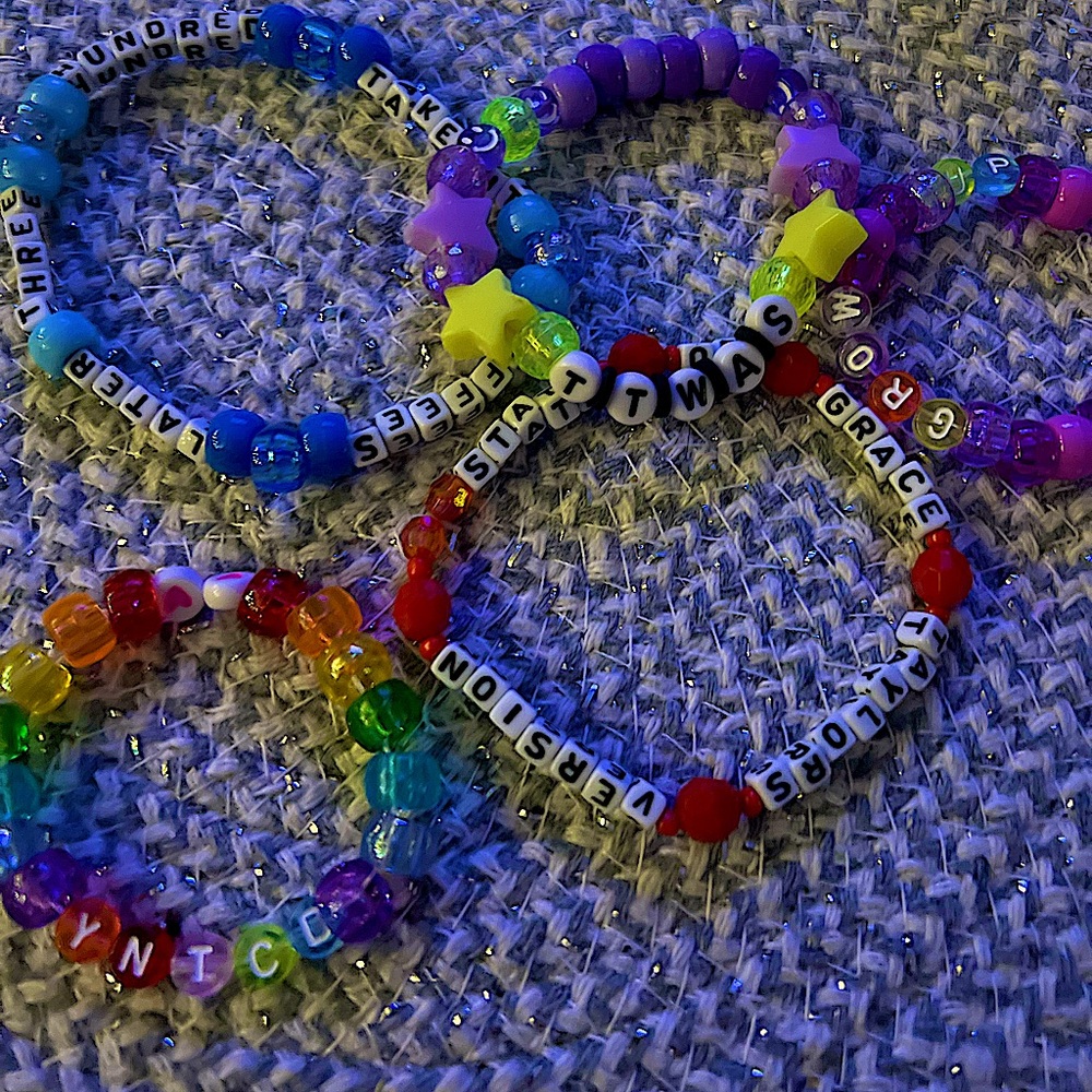 Friendship trading bracelets 🫶🏼